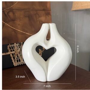 Modern White Ceramic Heart Shape Flower Vase